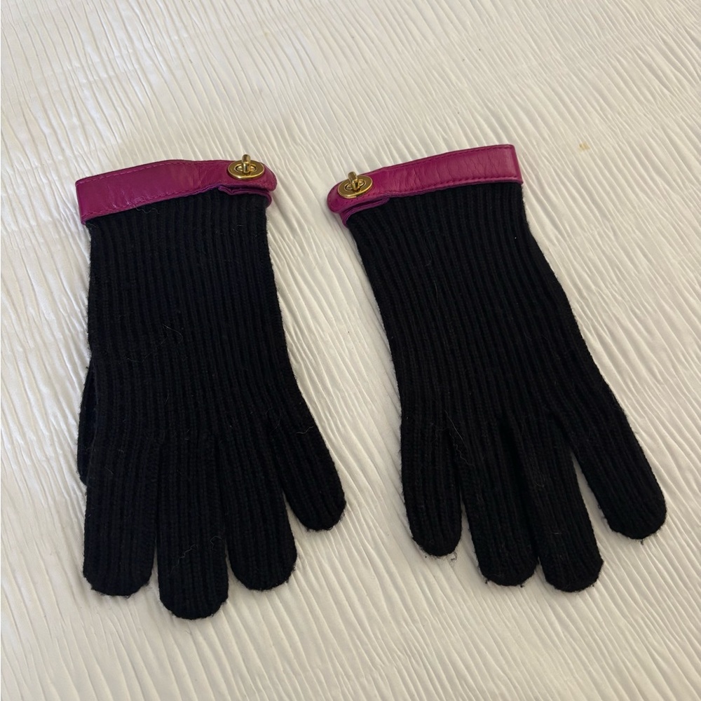 Coach Women’s Cable Knit Gloves